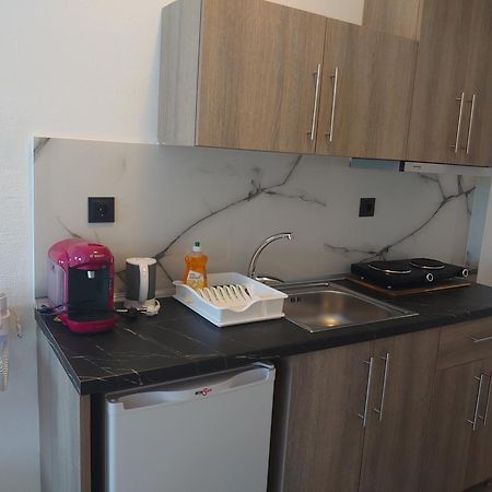 Merida Apartments โมลากาลีวา ภายนอก รูปภาพ