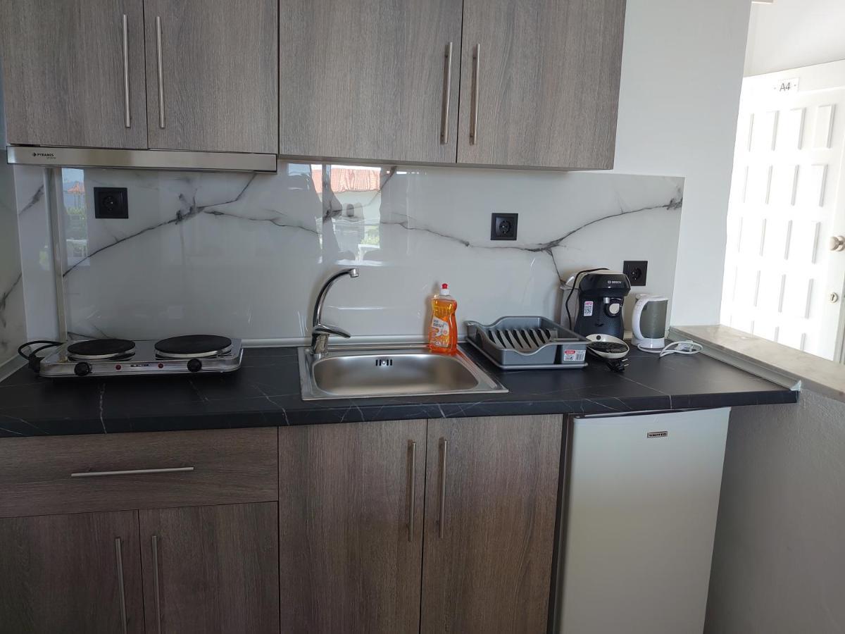 Merida Apartments โมลากาลีวา ภายนอก รูปภาพ